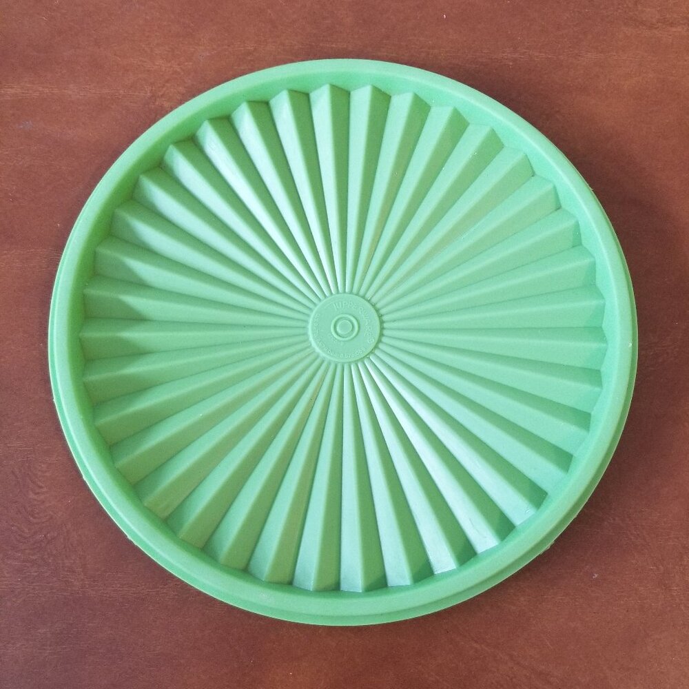Tupperware Round Green Lid